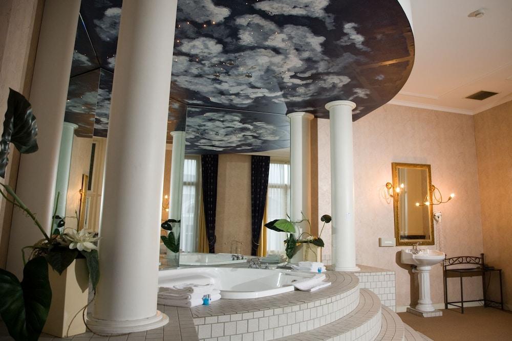 Fletcher Hotel Paleis Stadhouderlijk Hof Leeuwarden Extérieur photo