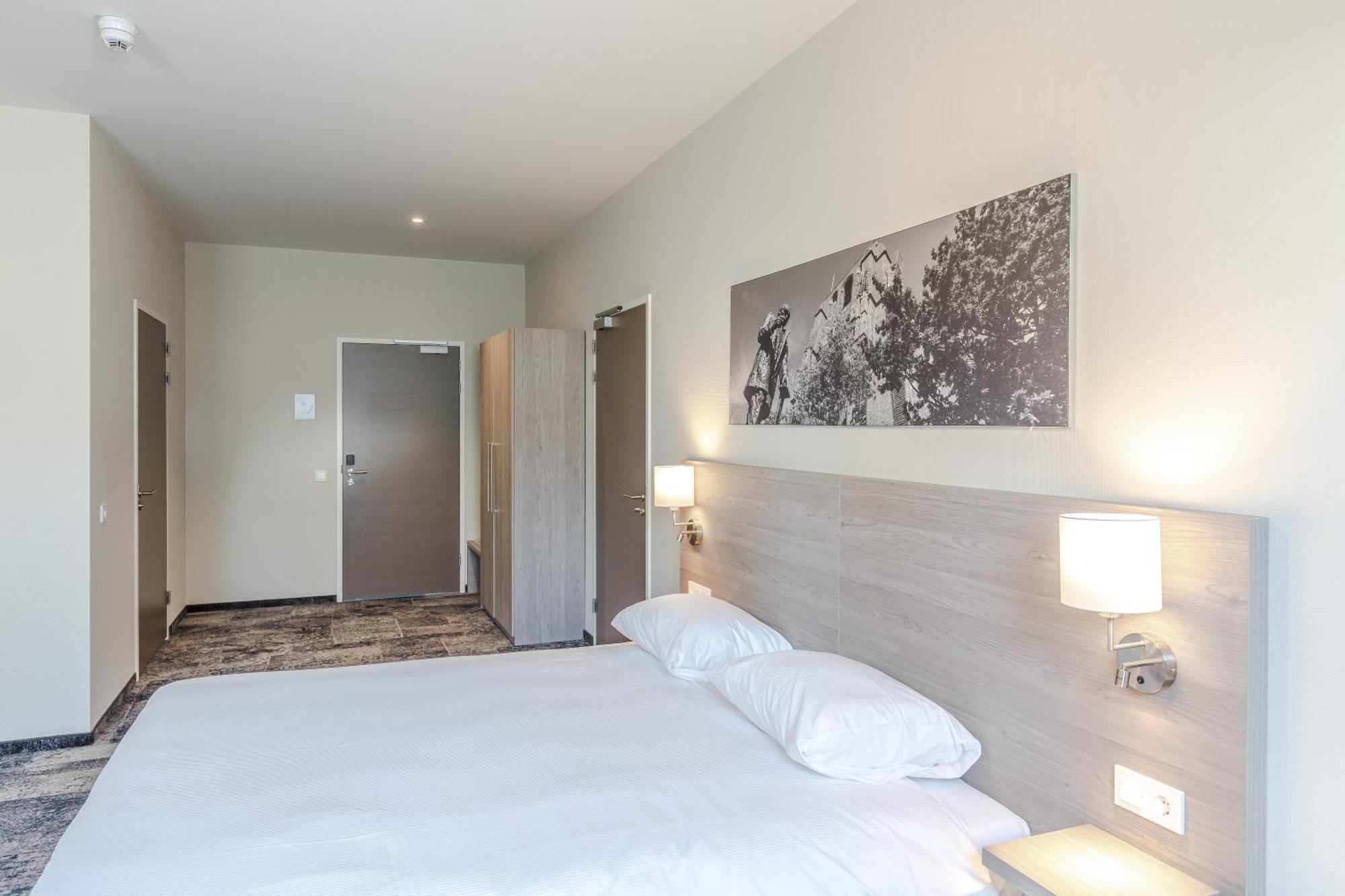 Fletcher Hotel Paleis Stadhouderlijk Hof Leeuwarden Extérieur photo