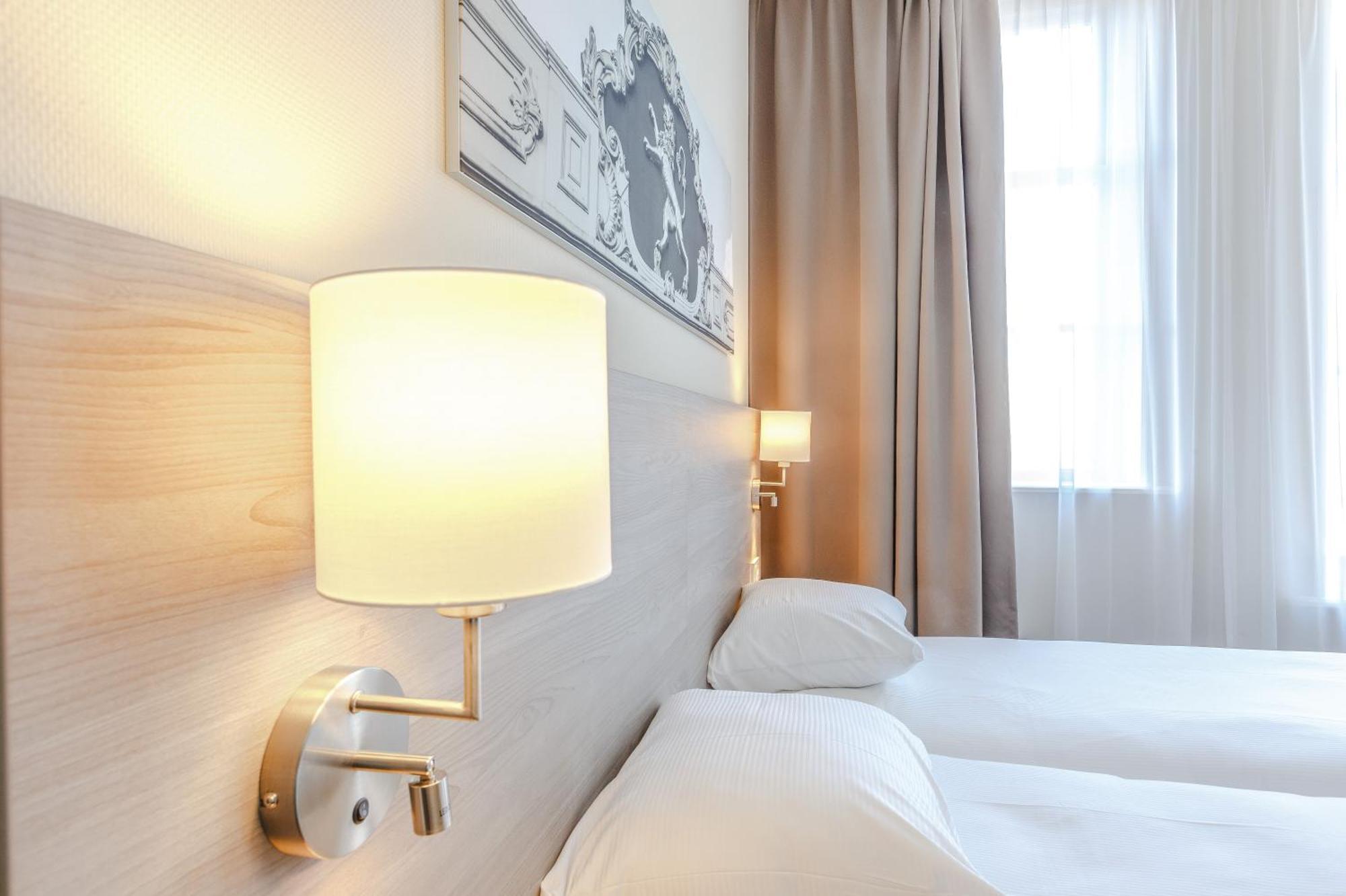 Fletcher Hotel Paleis Stadhouderlijk Hof Leeuwarden Extérieur photo