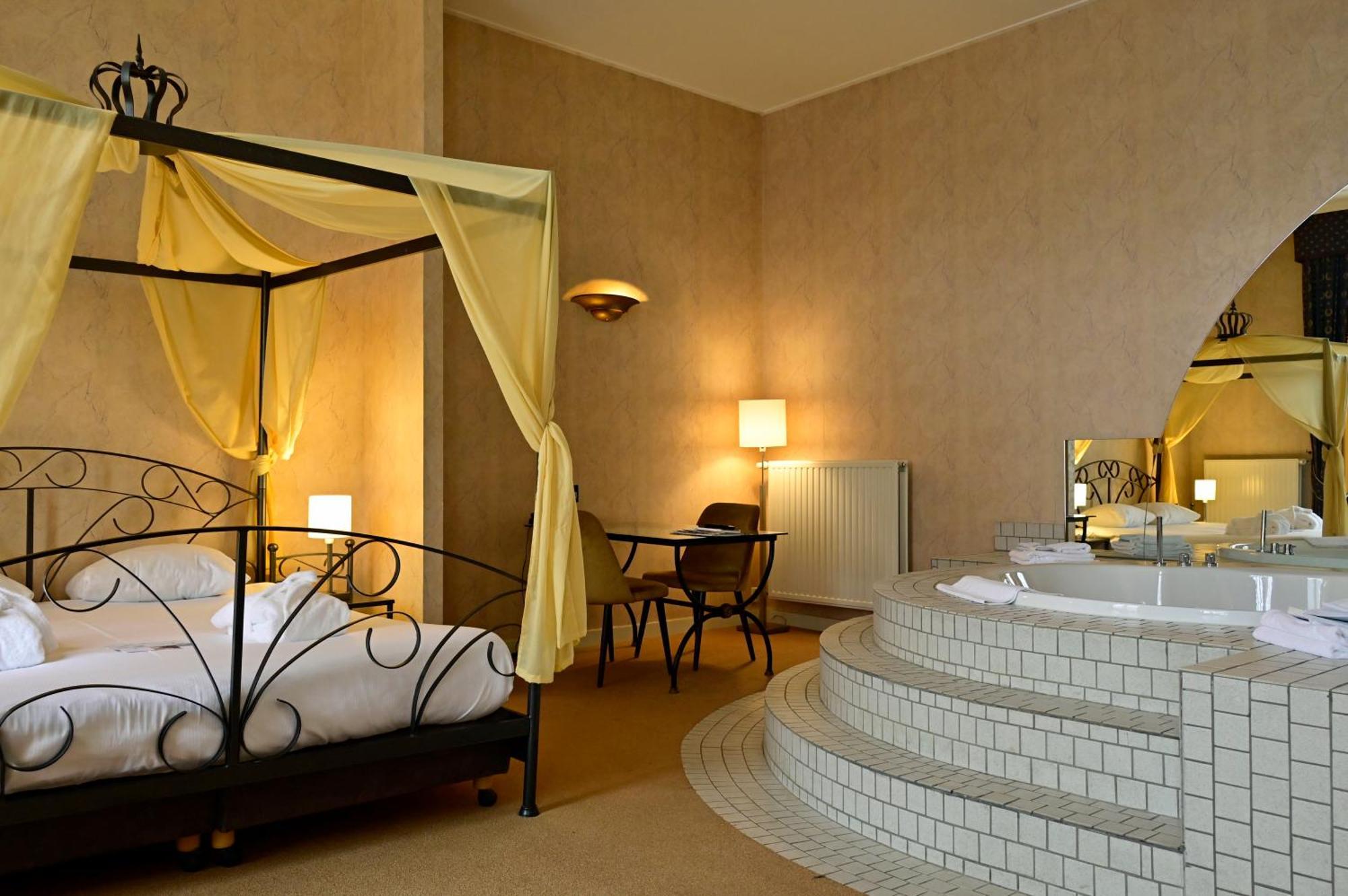 Fletcher Hotel Paleis Stadhouderlijk Hof Leeuwarden Extérieur photo